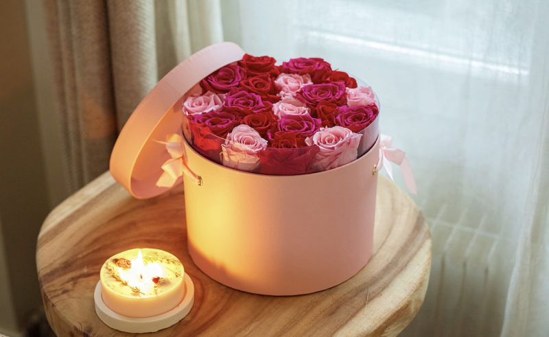 Coffrets de Roses Éternelles par Fleurs d'Auteuil : Livraison dans le 6e Arrondissement de Paris