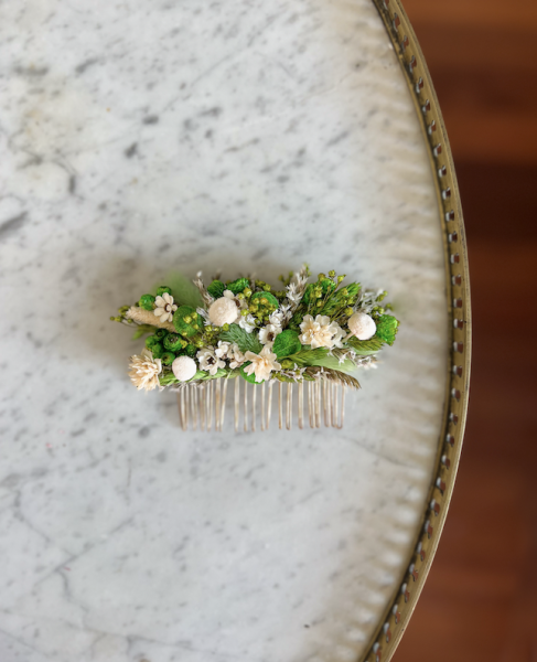 Peignes et Bijoux Fleuris en Fleurs Séchées par Fleurs d'Auteuil : Livraison dans le 17e Arrondissement de Paris
