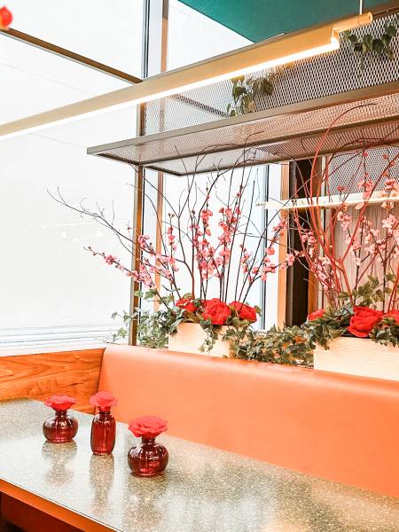 Sublimez vos devantures de magasins avec nos décors floraux pour toutes les saisons à Paris