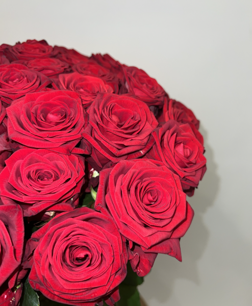 Roses pour la Rentrée dans le 1er Arrondissement de Paris : Élégance et Raffinement