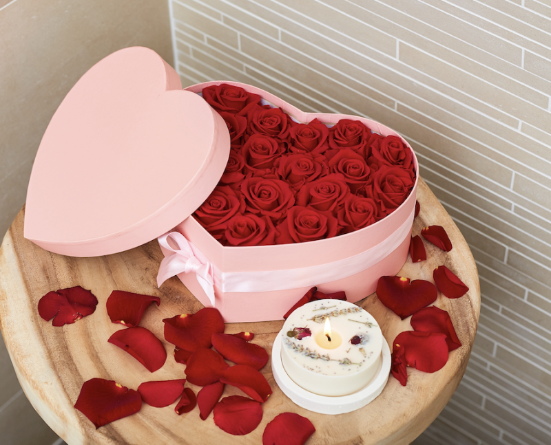 Coffrets de Roses Éternelles par Fleurs d'Auteuil : Livraison à Boulogne-Billancourt