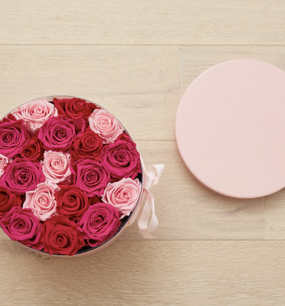 Coffrets de Roses Éternelles par Fleurs d'Auteuil : Livraison dans le 19e Arrondissement de Paris pour la Saint Valentin